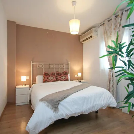 Spacious 2 Bedroom Apt In The Heart Of Triana Seville Exterior photo