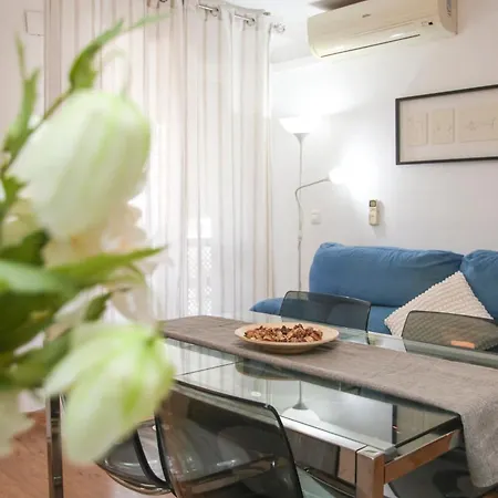 Spacious 2 Bedroom Apt In The Heart Of Triana Seville Exterior photo